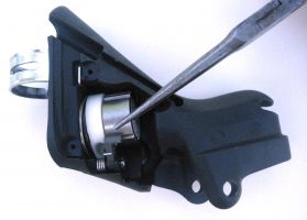Remove the take-up reel Remove the take-up reel